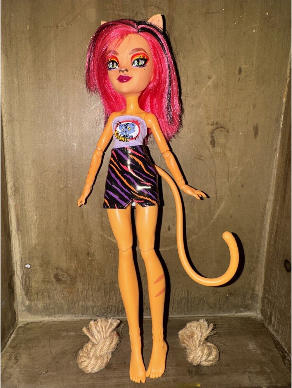 Monster High G3 Toralei Stripe Skulltimate Secrets Neon Frights Doll 2021